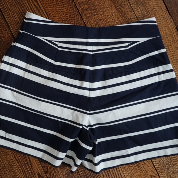 NWT Ann Taylor Pleated Shorts - Picture 2 of 3